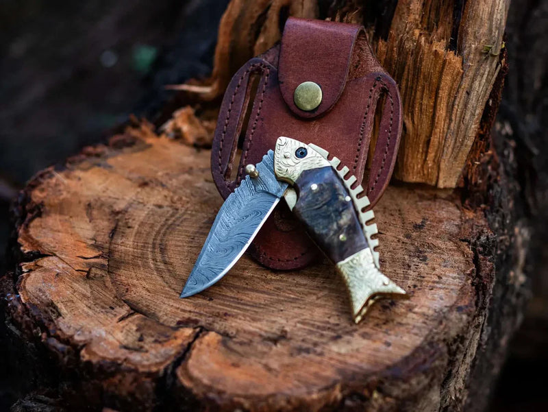Load image into Gallery viewer, Custom Handmade Fish Style Damascus Steel Folding Knife with Sheep Horn &amp; Brass Handle - Includes Leather Sheath
