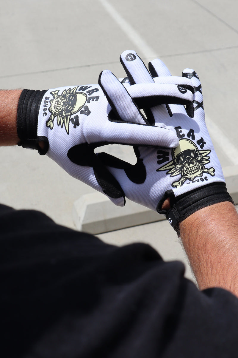 Load image into Gallery viewer, Skull and Crossbones Gloves
