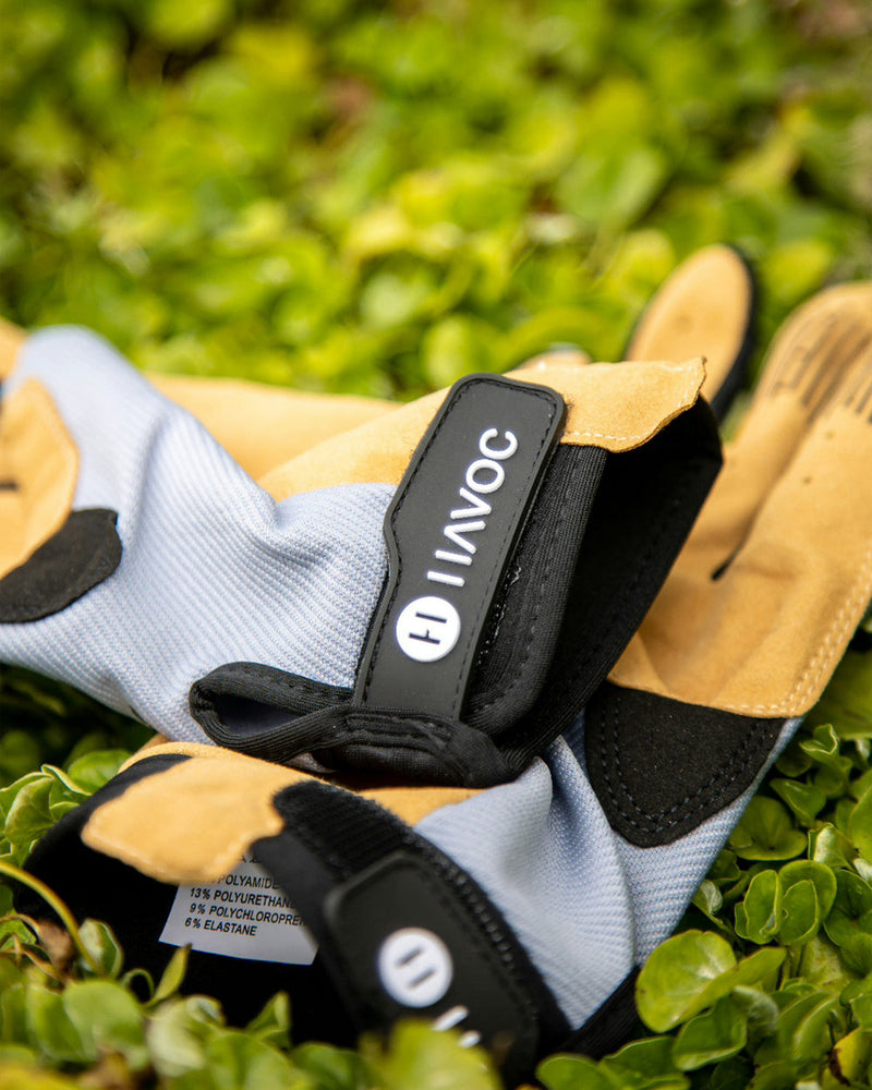 Load image into Gallery viewer, Gray and Black Gloves
