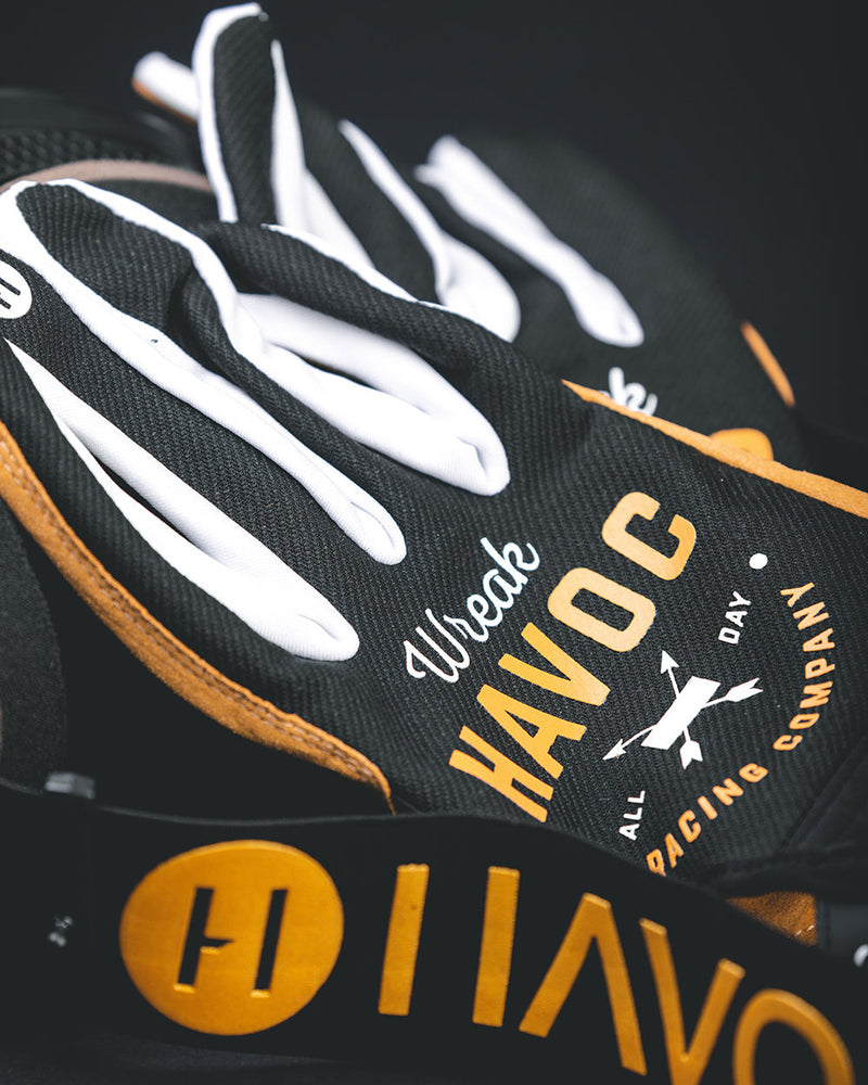 Load image into Gallery viewer, Tan and Black Gloves
