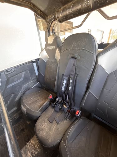 Load image into Gallery viewer, General 4 Rear Bump Seat w Console Delete Kit (2016-2025)
