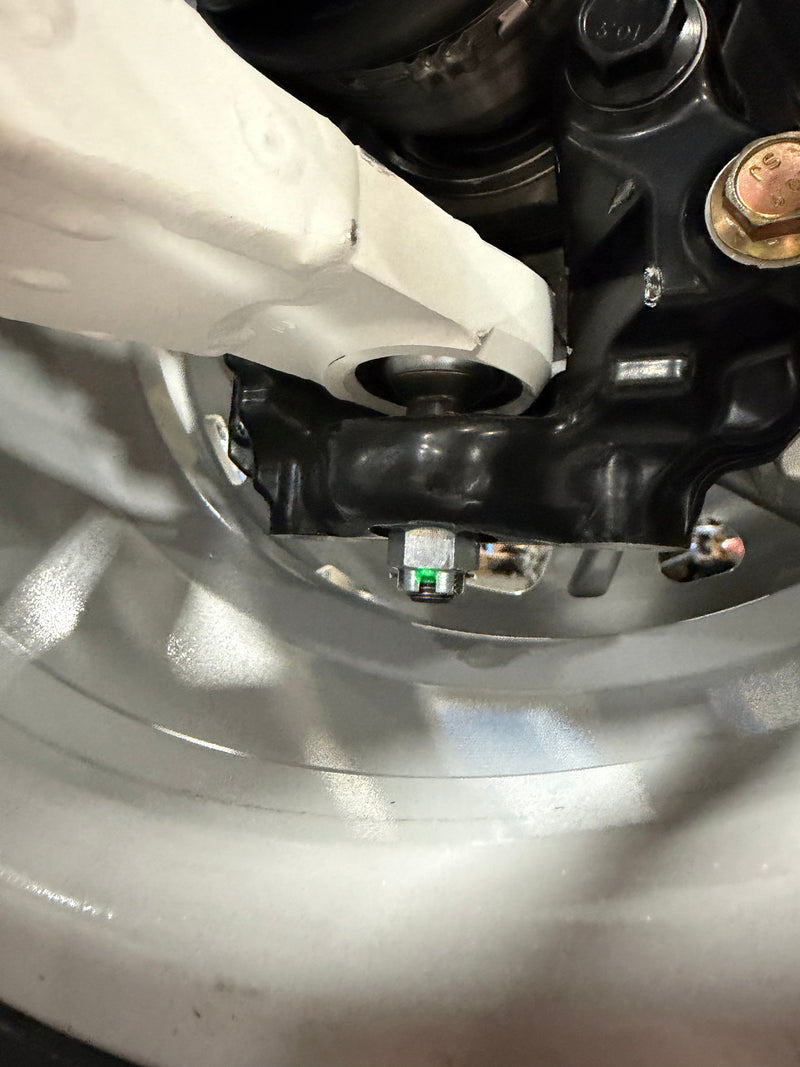 Load image into Gallery viewer, Can-Am Maverick R High Clearance Lower A-Arms
