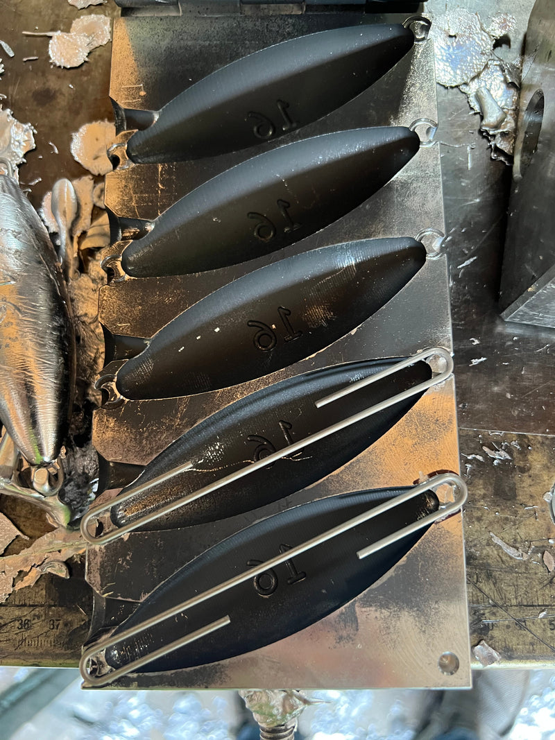 Load image into Gallery viewer, 16 oz Bluefin Eddie Bombs BFT
