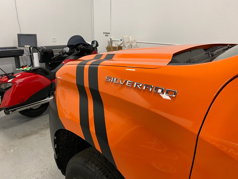 Load image into Gallery viewer, Fender Slash Decals for 2019-2024 Chevrolet Silverado (x2)
