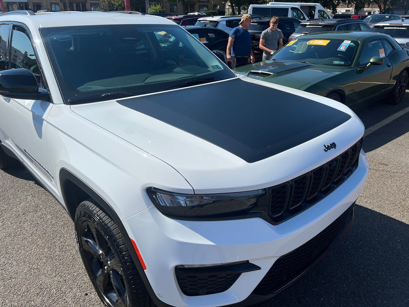 Load image into Gallery viewer, Hood Decal Cover for 2021-2024 Jeep Grand Cherokee / Cherokee L
