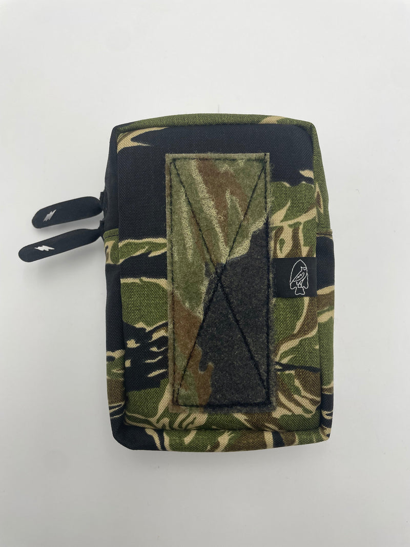 Load image into Gallery viewer, Beer Can Pouch
