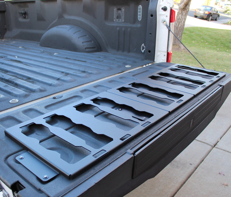 Load image into Gallery viewer, Integral Tailgate Panel - Ford F150 &amp; Raptor - 5.5' Bed (2015+)
