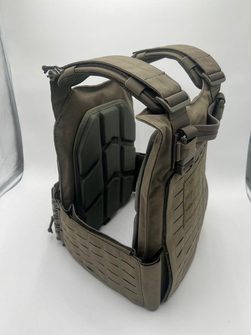 Load image into Gallery viewer, BIG BOY Crusader 2.0 XL Armor COMBO PACKAGE LIGHTWEIGHT LEVEL IV (2) XL Ceramic Front/Back Plates
