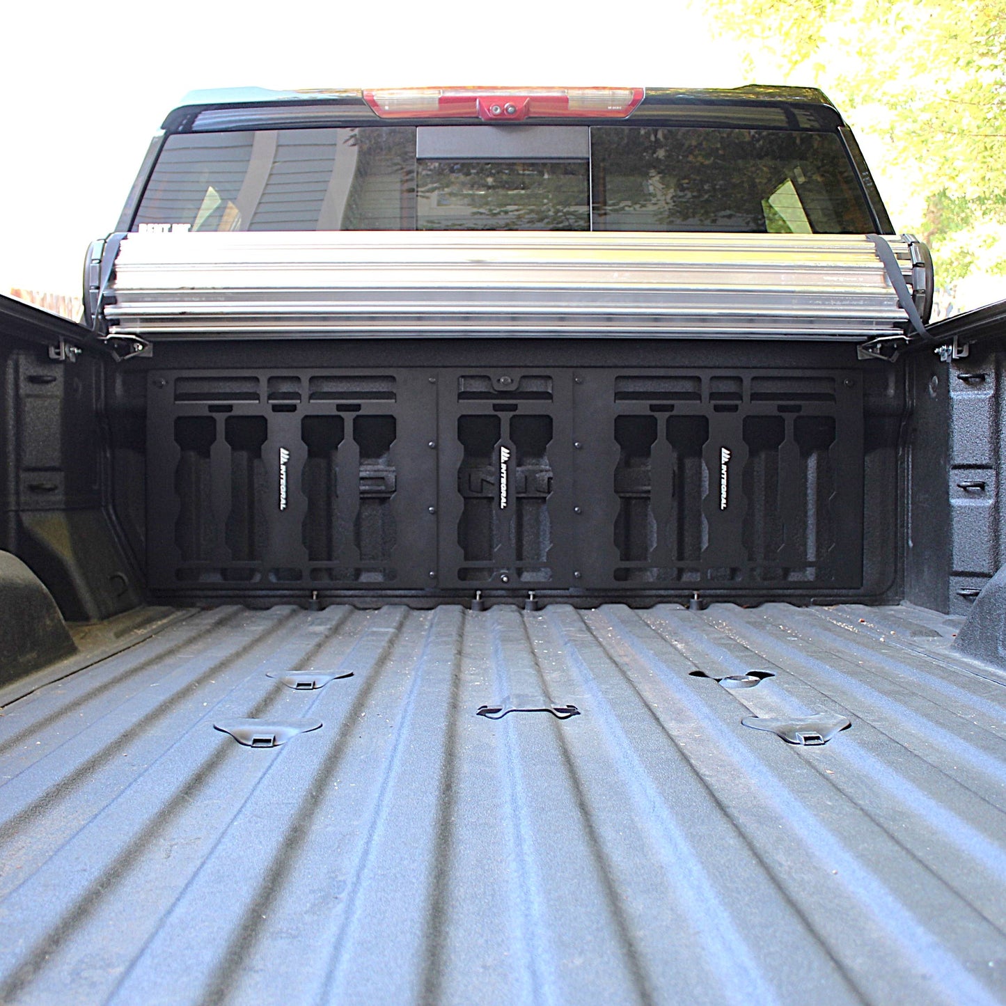 Integral Bulkhead Plate - Chevrolet Silverado & GMC Sierra 1500 (2019+) & HD (2020+) - Compatible with Milwaukee Tool Packout Organizers
