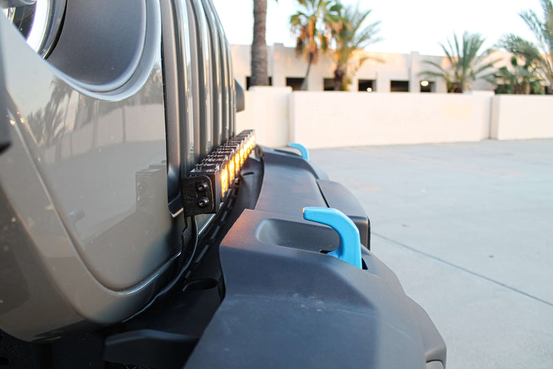 Load image into Gallery viewer, 2017-2024 Jeep Wrangler (JL) 30in Light Bar - PRO
