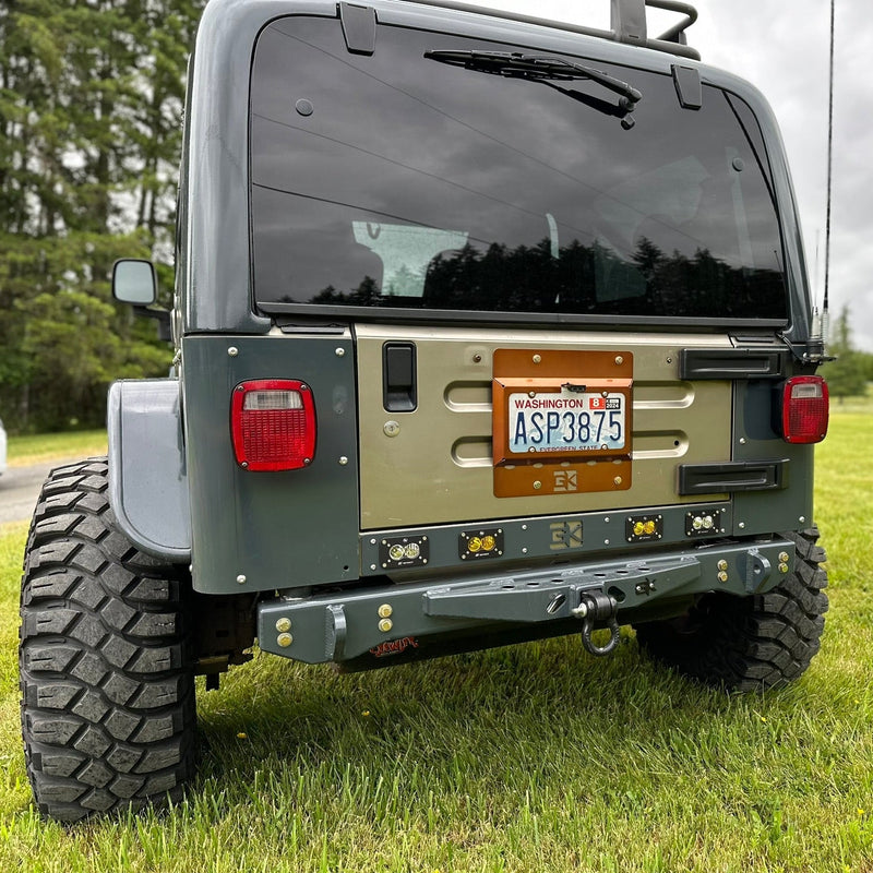 Load image into Gallery viewer, Rear Diamond Series Stubby Bumper for Jeep TJ/YJ Wrangler
