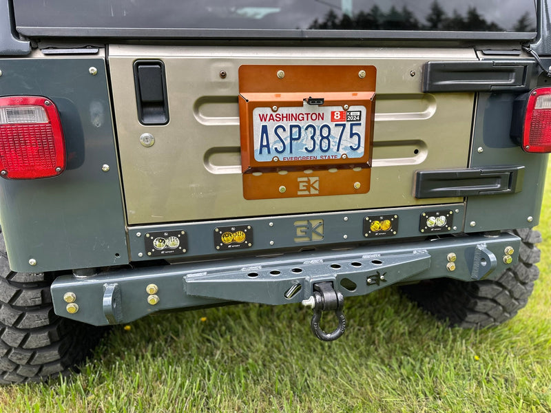 Load image into Gallery viewer, Rear Diamond Series Stubby Bumper for Jeep TJ/YJ Wrangler
