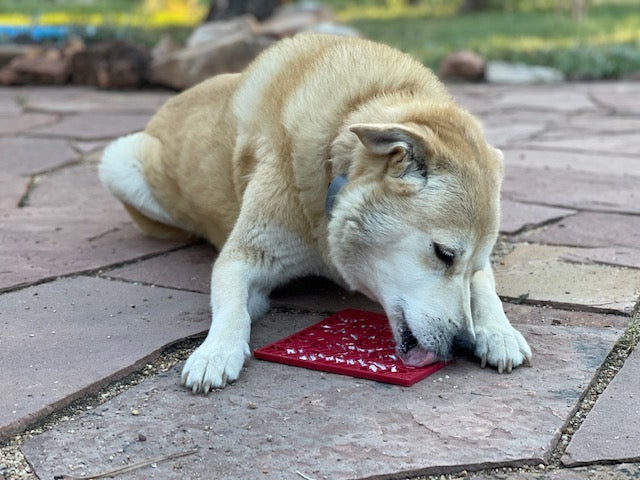 Load image into Gallery viewer, Love eMat - Enrichment Lick Mat for Dogs and Cats| Heart Design | SodaPup

