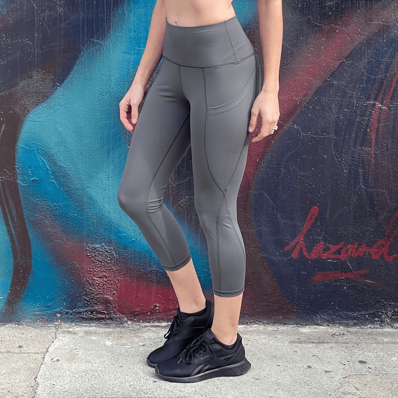 Load image into Gallery viewer, Seajoy Athletic High-Waisted Capri Leggings with Hip Pockets
