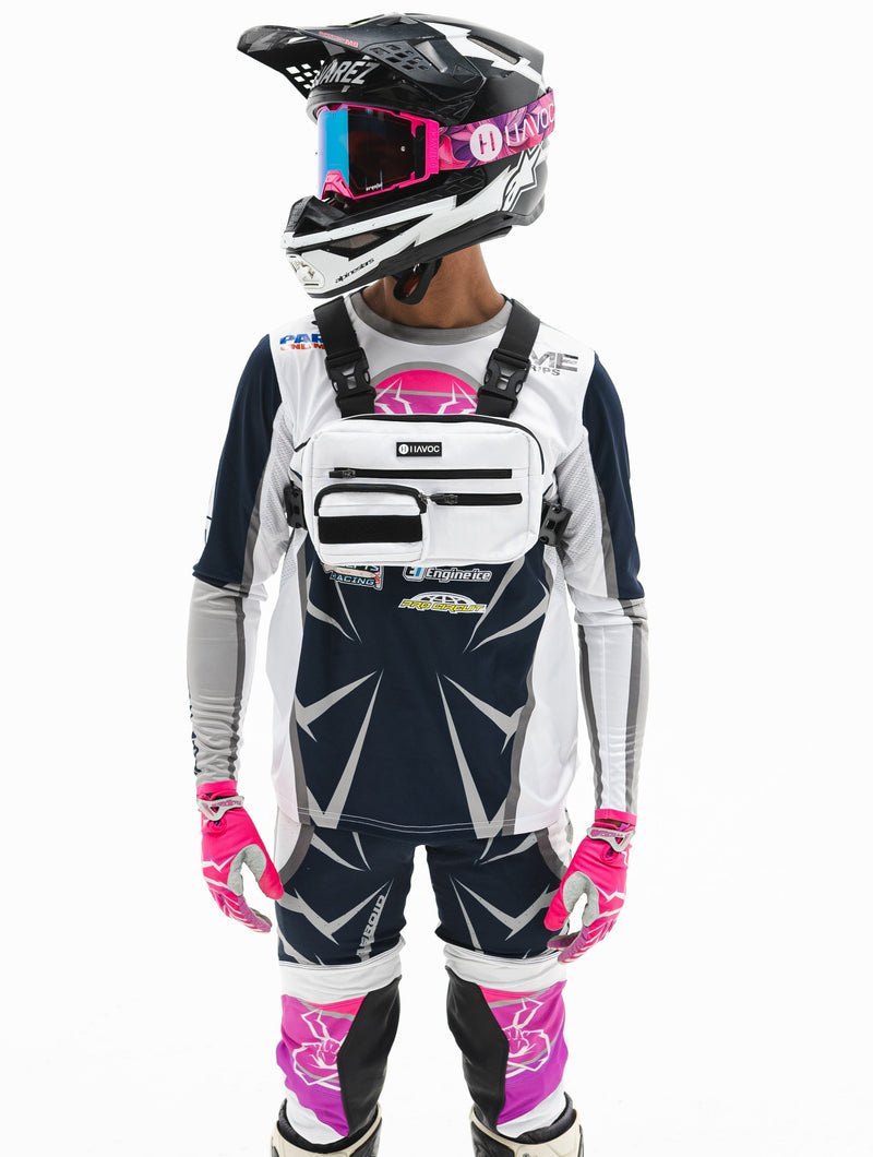 Load image into Gallery viewer, Havoc Chest Bag
