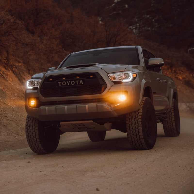 Load image into Gallery viewer, Toyota Tacoma Fog Light Kit - Amber Lens - 2012+
