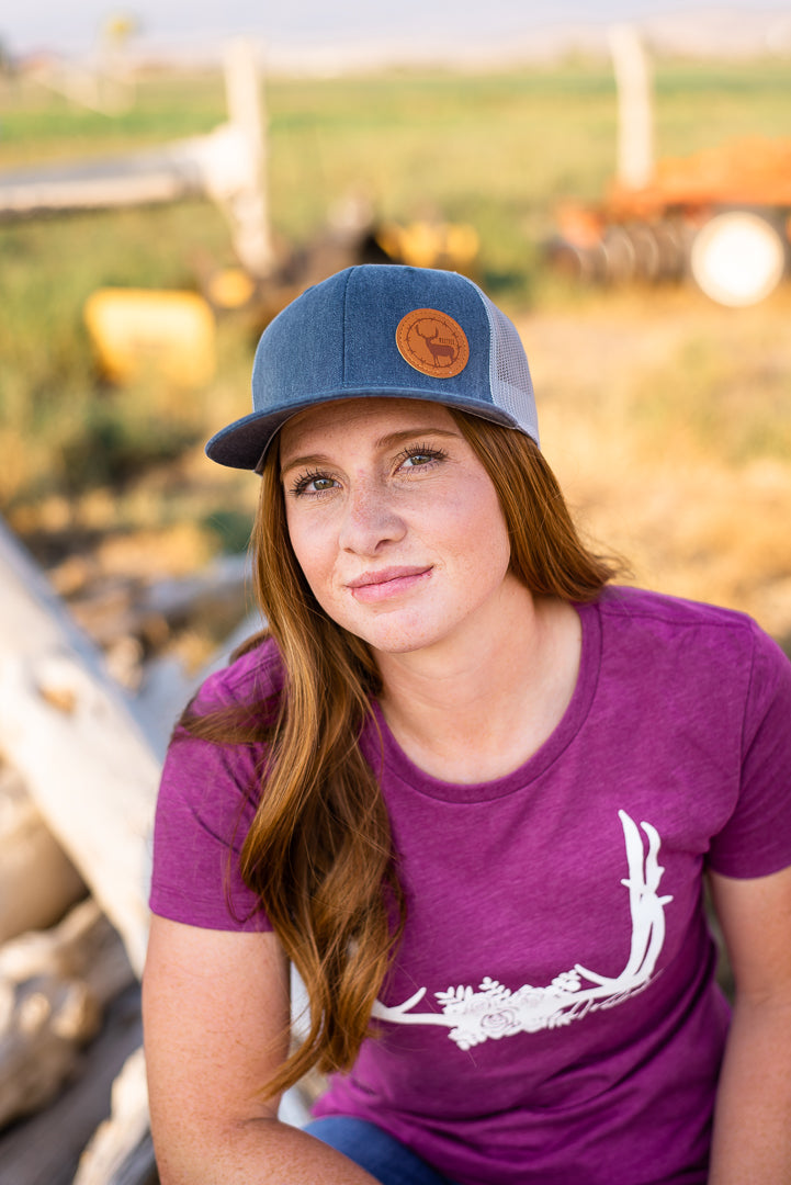 Load image into Gallery viewer, Denim Barbed Wire Buck
