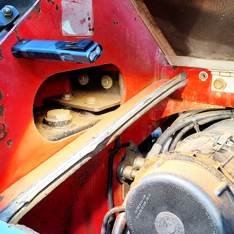 Load image into Gallery viewer, LP-EDC+ 8.0 Low Profile Everyday Carry Ultra-Thin Spot &amp; Flood Flashlight
