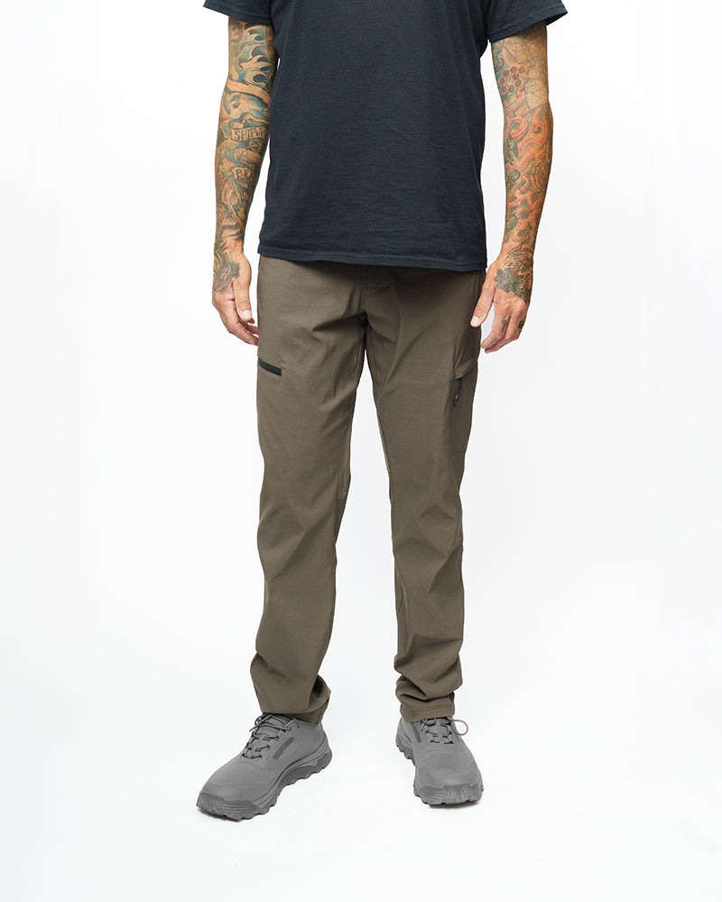 Load image into Gallery viewer, Lancer Taper Fit Pant - Beluga Brown
