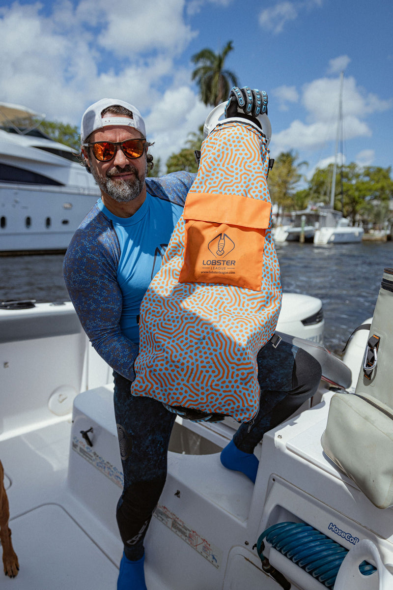 Load image into Gallery viewer, Lobster Hotel Catch Bag
