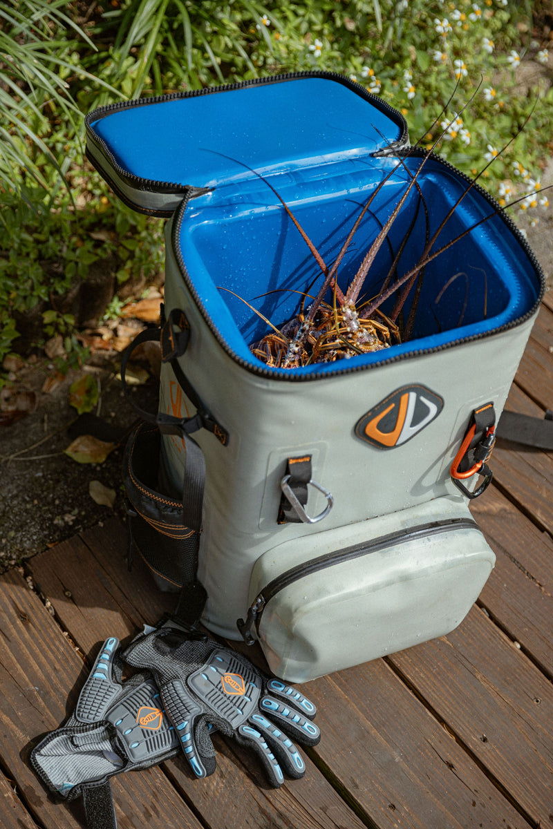 Load image into Gallery viewer, Outdoor Cooler Backpack - Large
