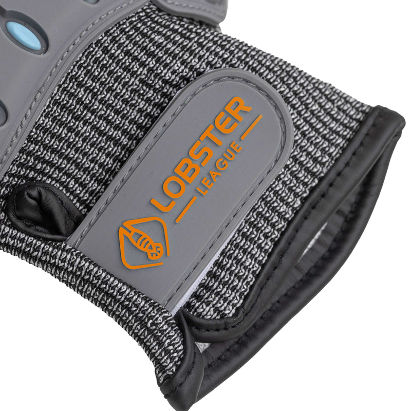 Load image into Gallery viewer, Diving Gloves, Lobstering Gloves, Freediving Gloves, Spearfishing Gloves, and Fishing Gloves

