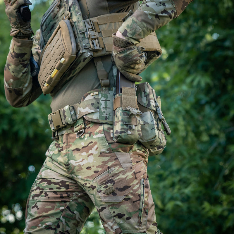 Load image into Gallery viewer, M-Tac Double Mag Pouch with Fastex Buckle
