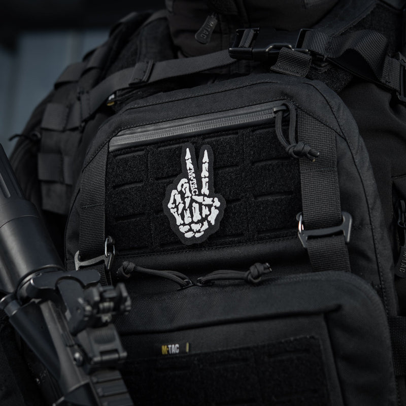 Load image into Gallery viewer, M-Tac GITD Patch Victory Hand (Embroidered)
