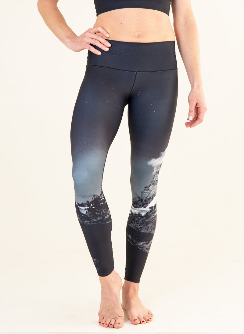 Load image into Gallery viewer, Yoga Pants Midnight Mountain
