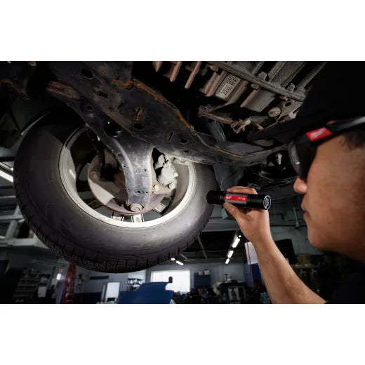 Load image into Gallery viewer, Milwaukee 2162-21 REDLITHIUM USB 2,000L Slide Focus Flashlight
