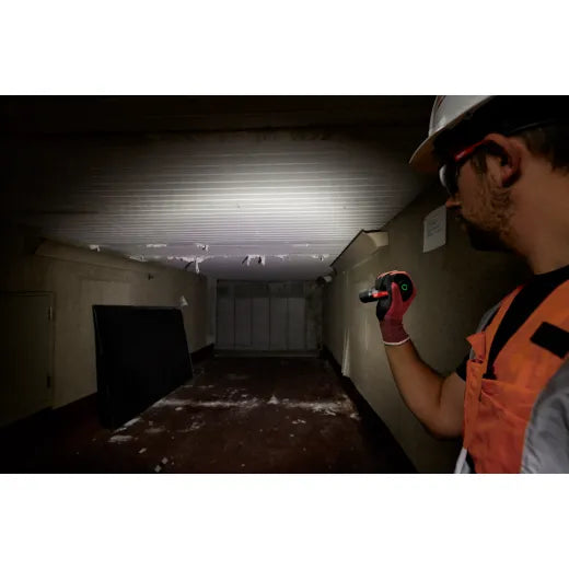 Load image into Gallery viewer, Milwaukee 2162-21 REDLITHIUM USB 2,000L Slide Focus Flashlight
