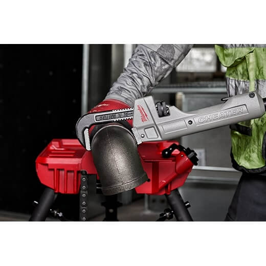 Load image into Gallery viewer, Milwaukee 48-22-7318 CHEATER Aluminum Adaptable Pipe Wrench

