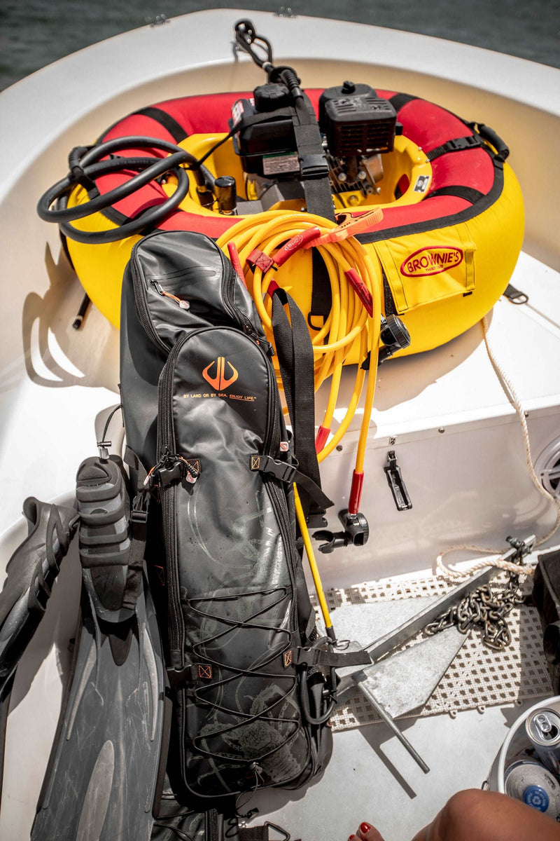 Load image into Gallery viewer, Long Fin Backpack Dive Bag
