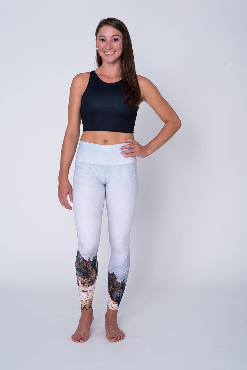 Load image into Gallery viewer, Yoga Pants Mountain Vista
