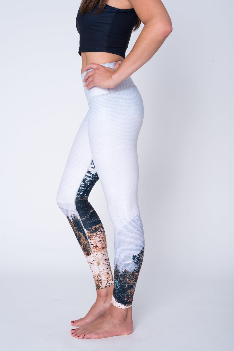 Load image into Gallery viewer, Yoga Pants Mountain Vista
