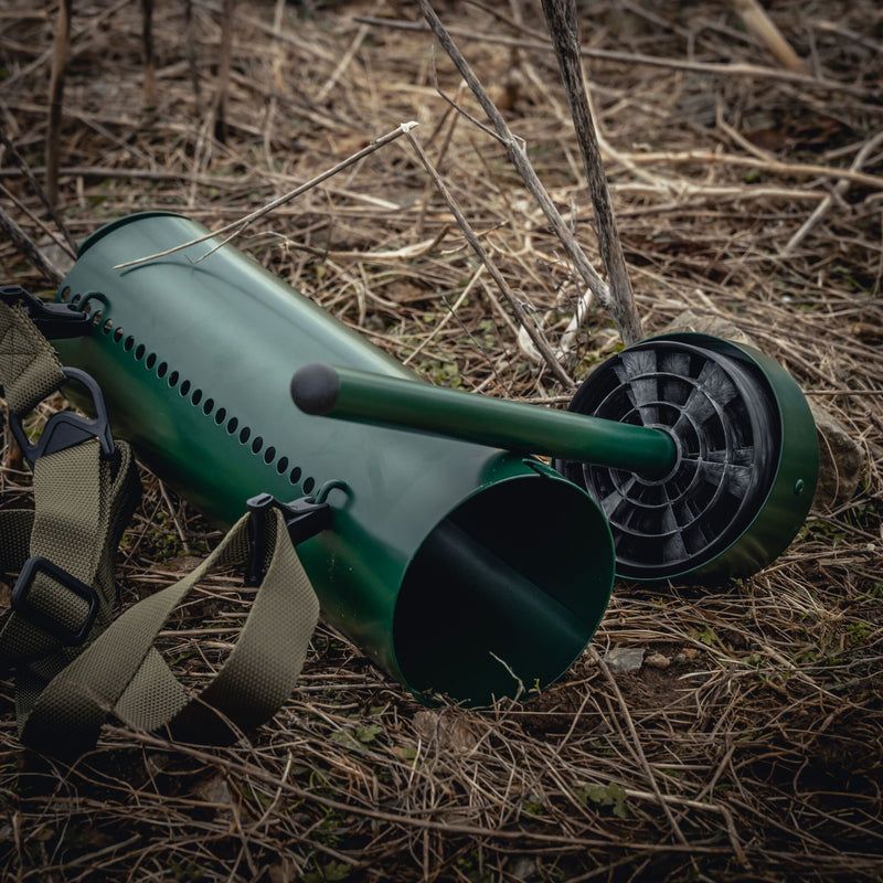 Load image into Gallery viewer, Clay magazine
