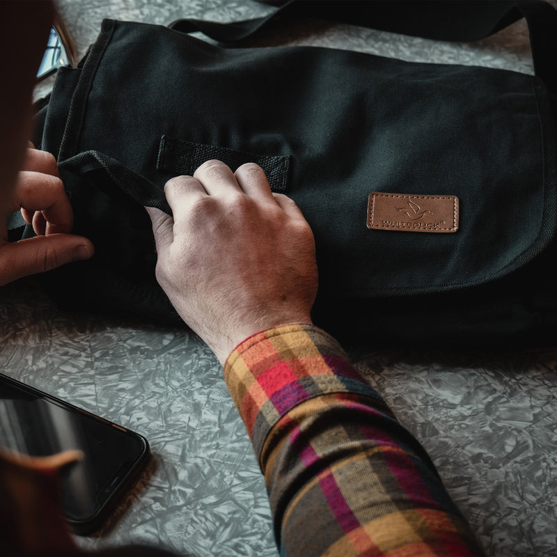 Load image into Gallery viewer, Filios Messenger Bag
