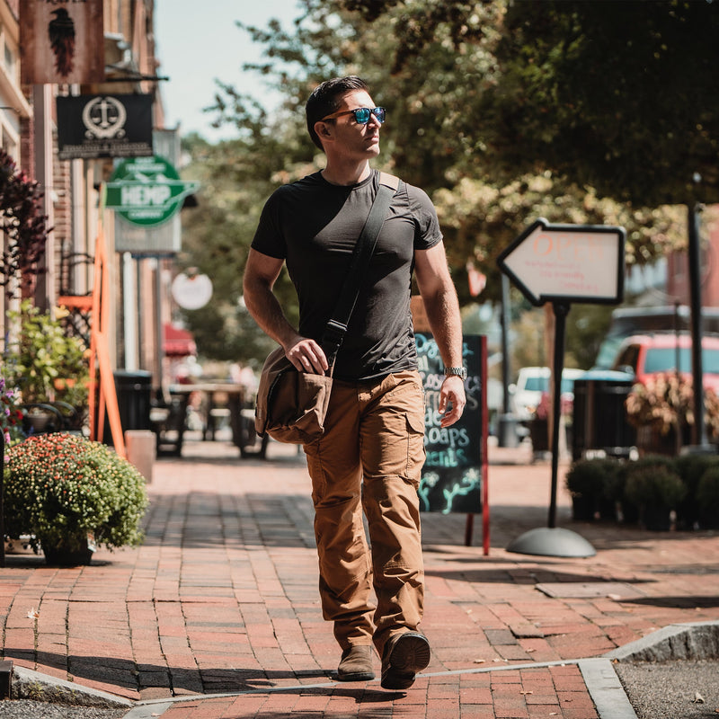 Load image into Gallery viewer, Filios Messenger Bag
