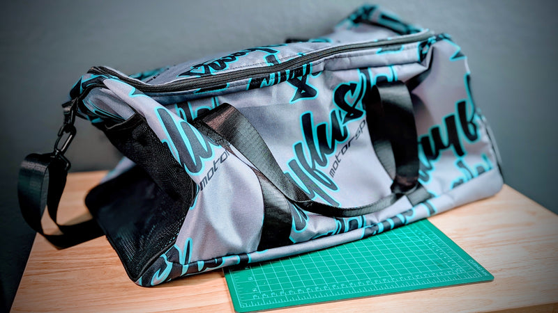 Load image into Gallery viewer, StayFlush Duffle bag
