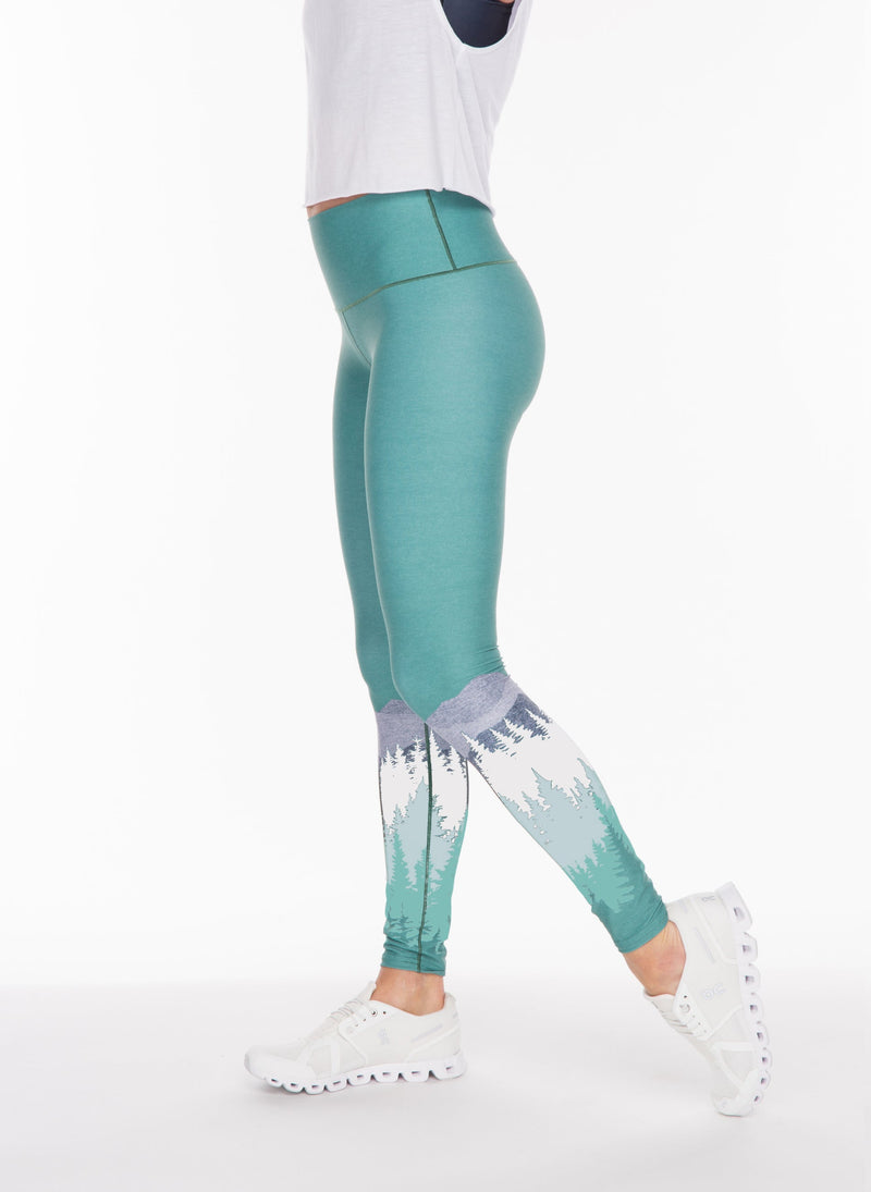 Load image into Gallery viewer, Peak Green Summit Yoga Pants
