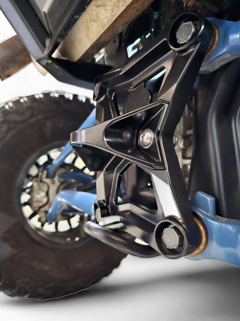 Load image into Gallery viewer, 2020-2024 Polaris RZR Pro XP Radius Rod Plate with Tow Hook Black
