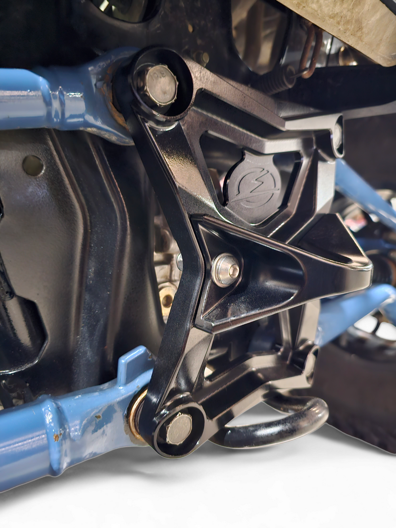 Load image into Gallery viewer, 2020-2024 Polaris RZR Pro XP Radius Rod Plate with Tow Hook Black
