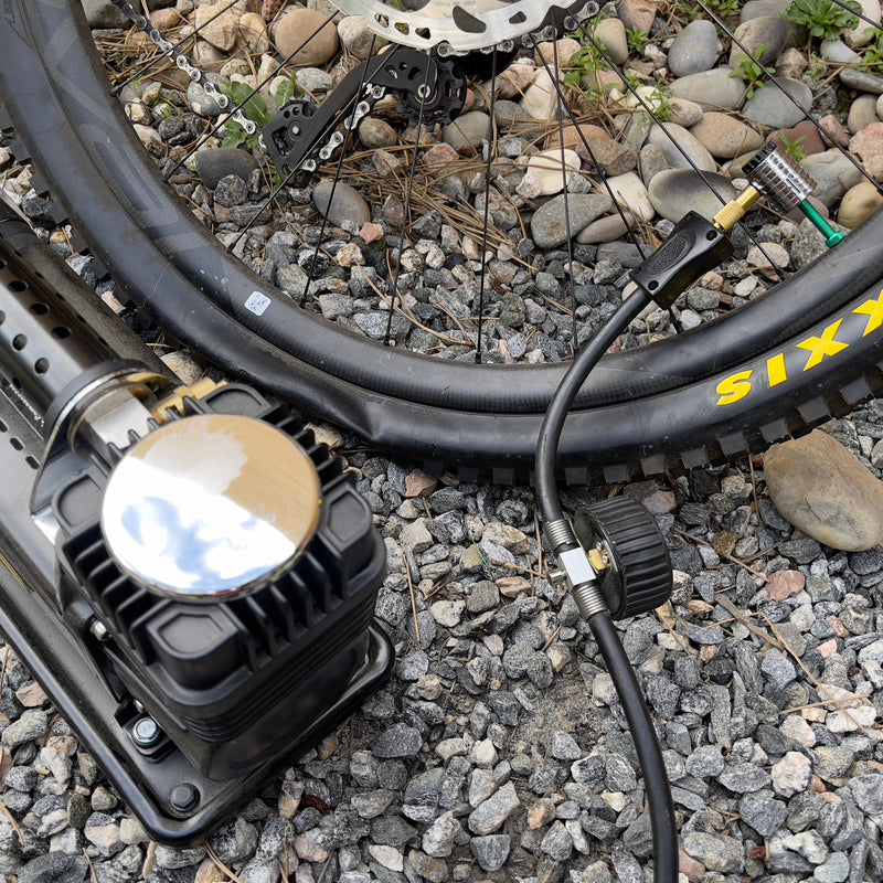 Load image into Gallery viewer, Lightning™ XP Locking Presta Air Chuck for Bike Tires - 1/4&quot; F-NPT (Presta Valves)
