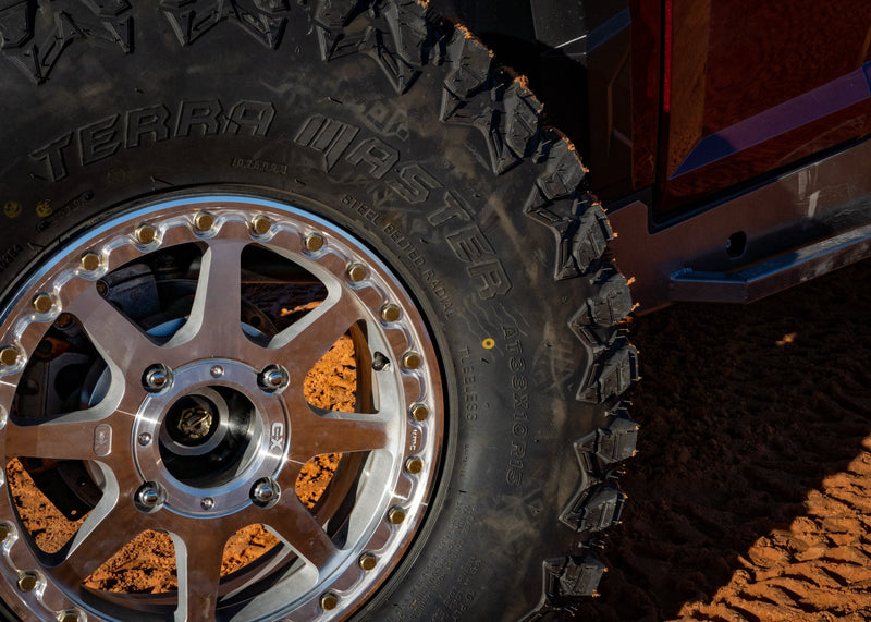 Load image into Gallery viewer, Polaris General OEM Width Forward offset A-arms +2.5"

