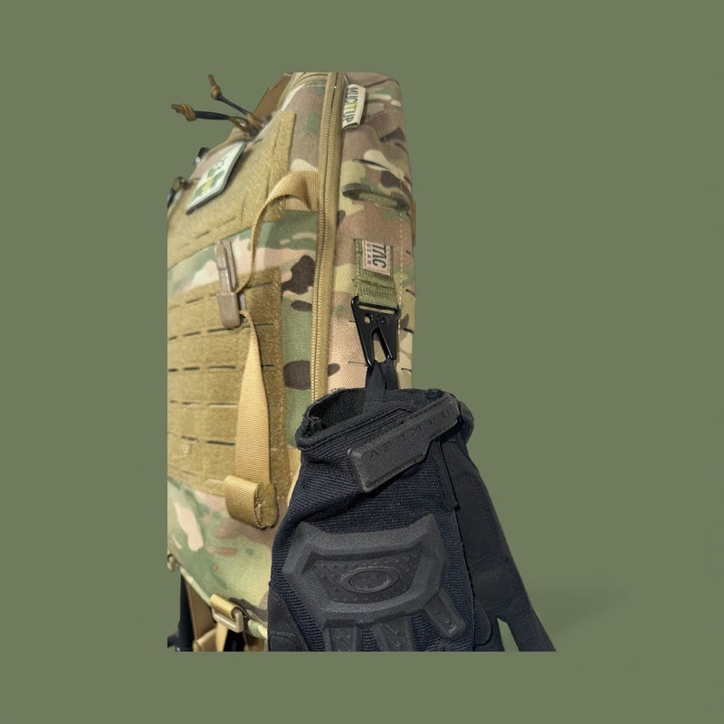 Load image into Gallery viewer, MUCITUP MUCTAC MOLLE Keychain/Glove Clip – Fits All True-Fit MOLLE Rigs &amp; Duty Belts
