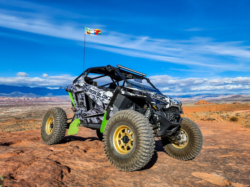 Load image into Gallery viewer, 2020 Polaris RZR Pro XP Ultimate Featuring Rokblokz Fender Flares with Lime Green Accents
