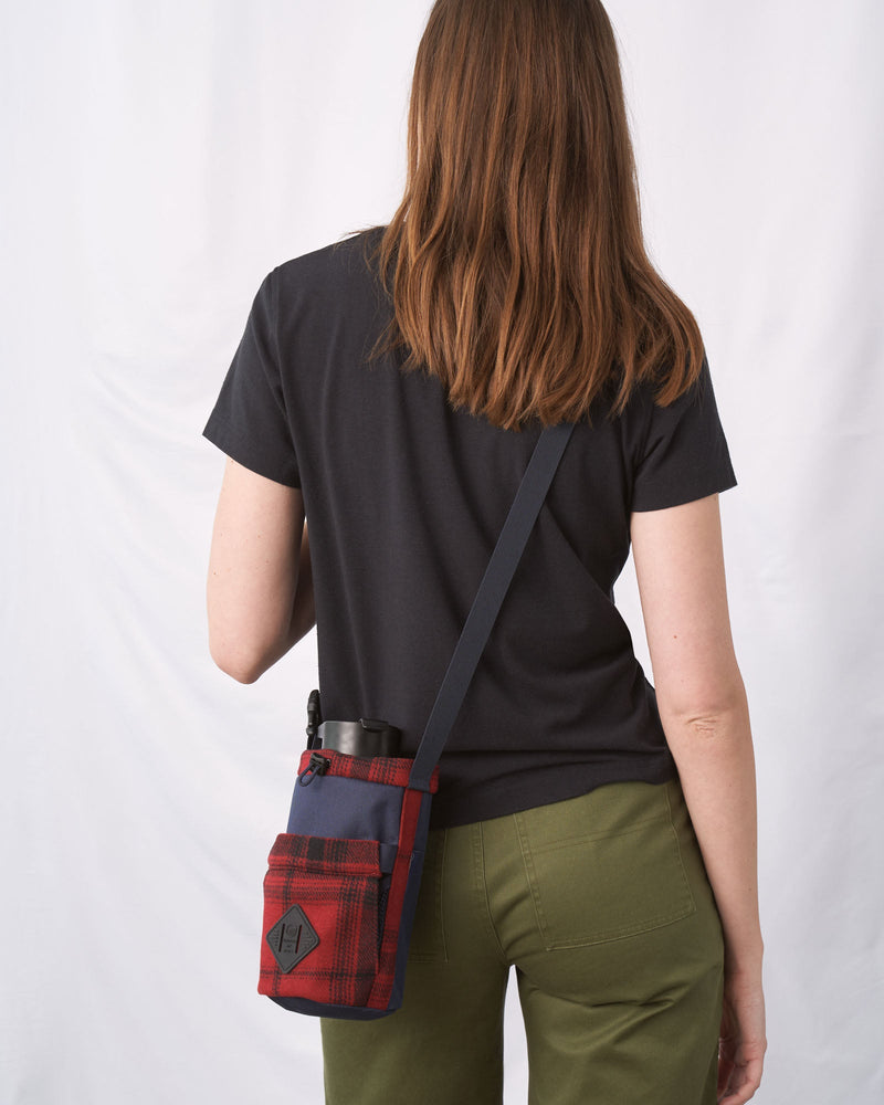 Load image into Gallery viewer, Recycled Wool Water Bottle Sling
