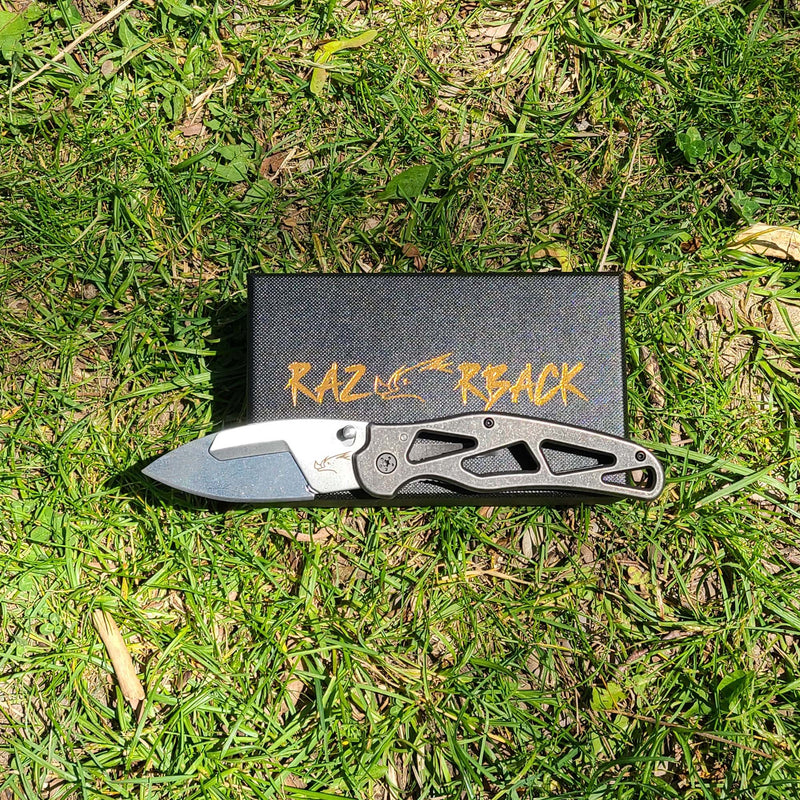 Load image into Gallery viewer, RAZORBACK Signature Folding Knife, 9 Interchangeable Blades
