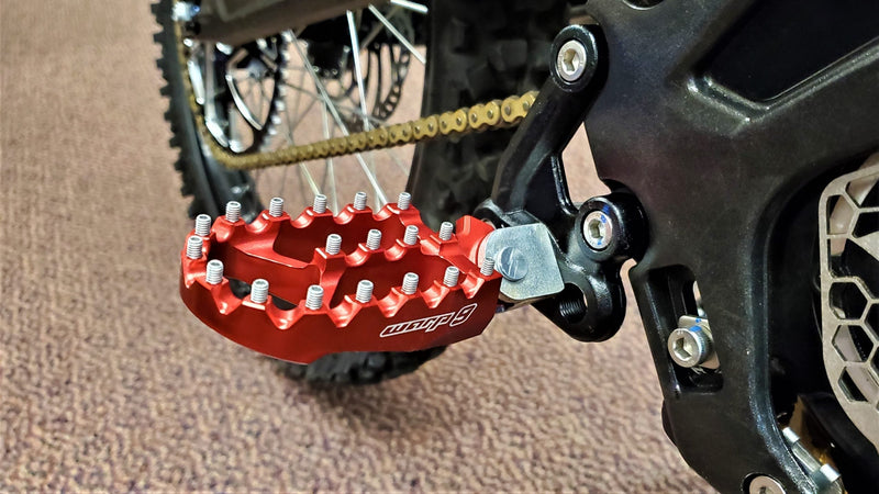 Load image into Gallery viewer, Surron LBX Foot Pegs
