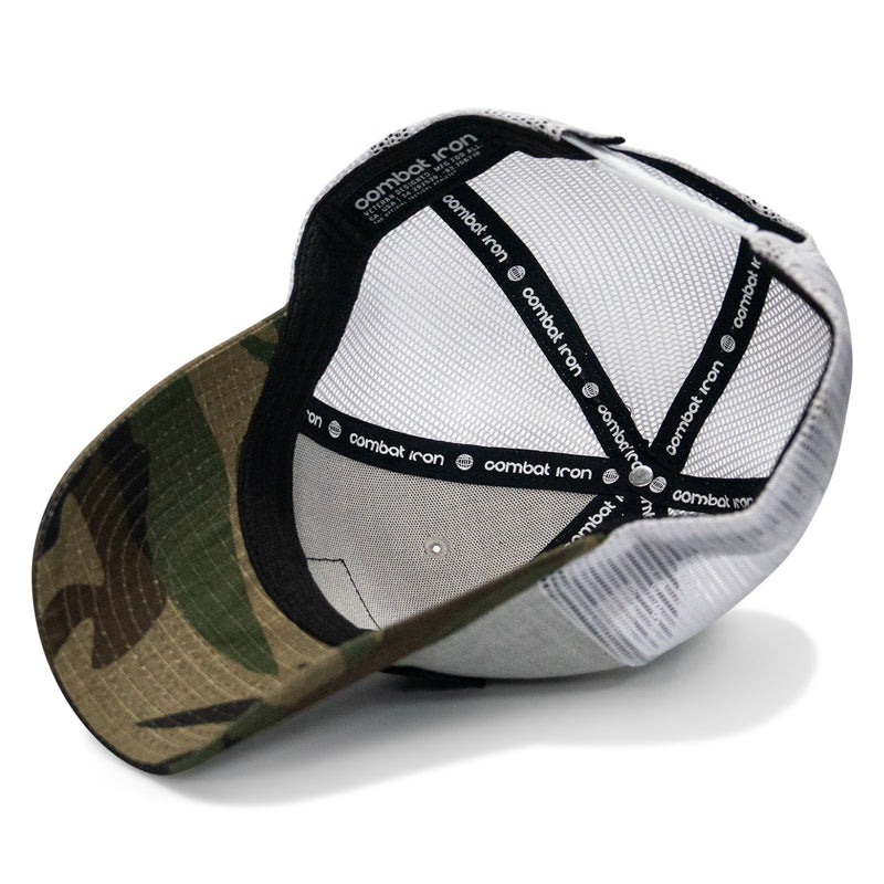 Load image into Gallery viewer, Spreadin&#39; Hips Rippin&#39; Lips Patch Snapback
